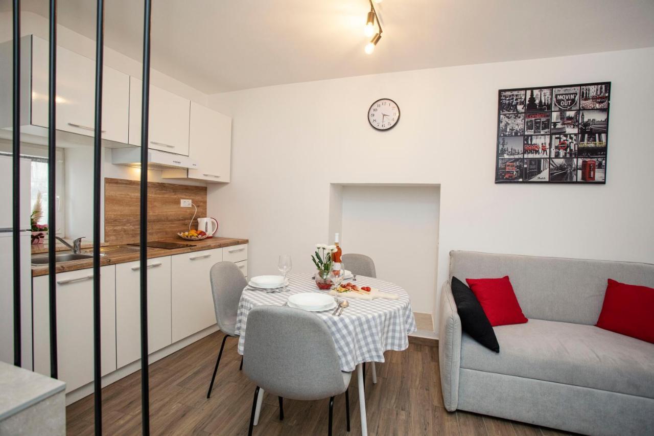 Studio Apartman Amalie Пазин Екстериор снимка