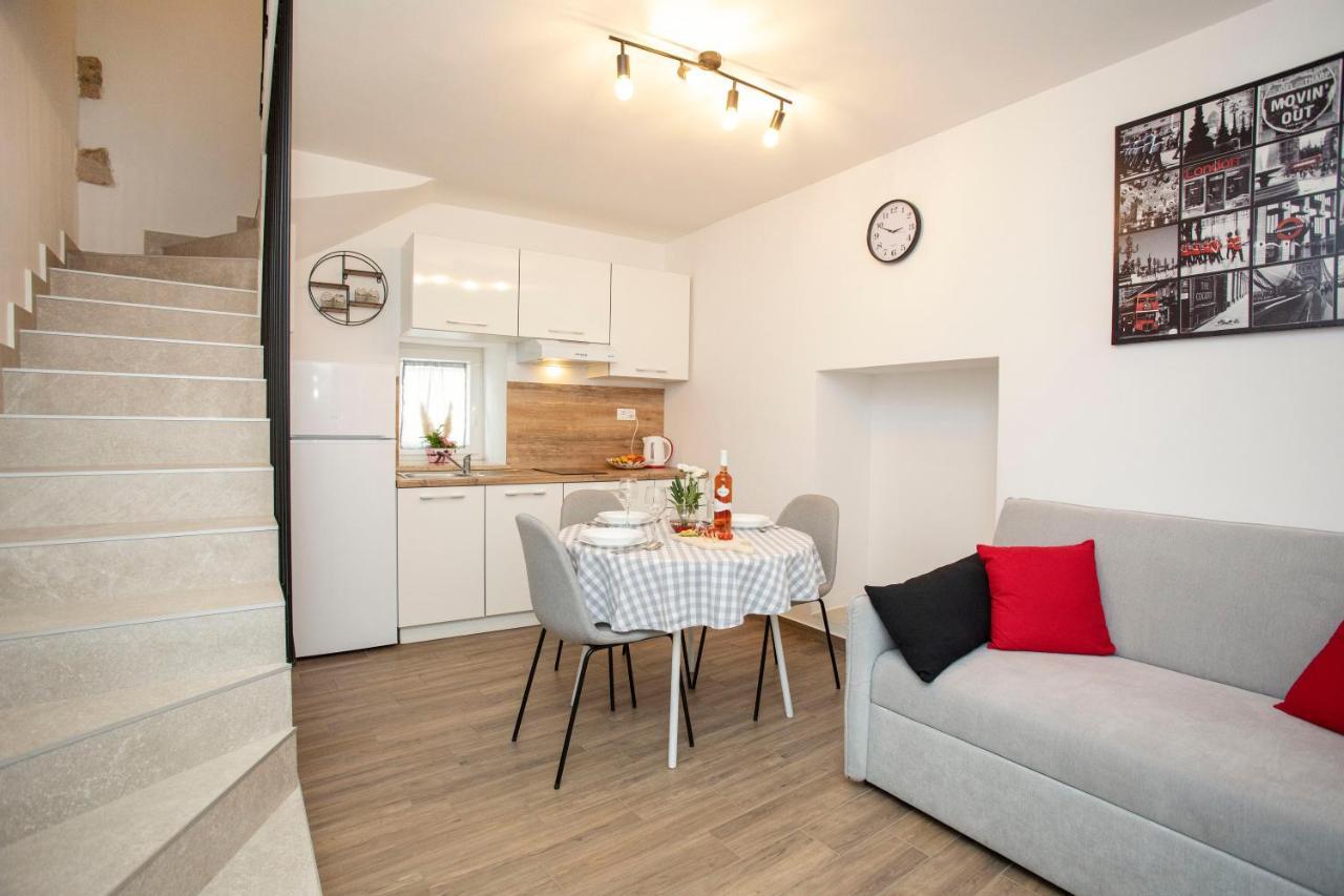 Studio Apartman Amalie Пазин Екстериор снимка